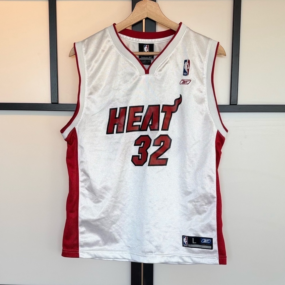 Vintage Reebok Miami Heats O’Neill #32 white jersey. YOUTH BOY SIZE LARGE